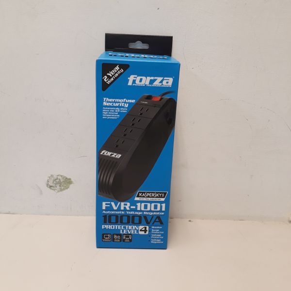 REGULADOR DE VOLTAJE FORZA 1000VA 500W 4 SALIDAS